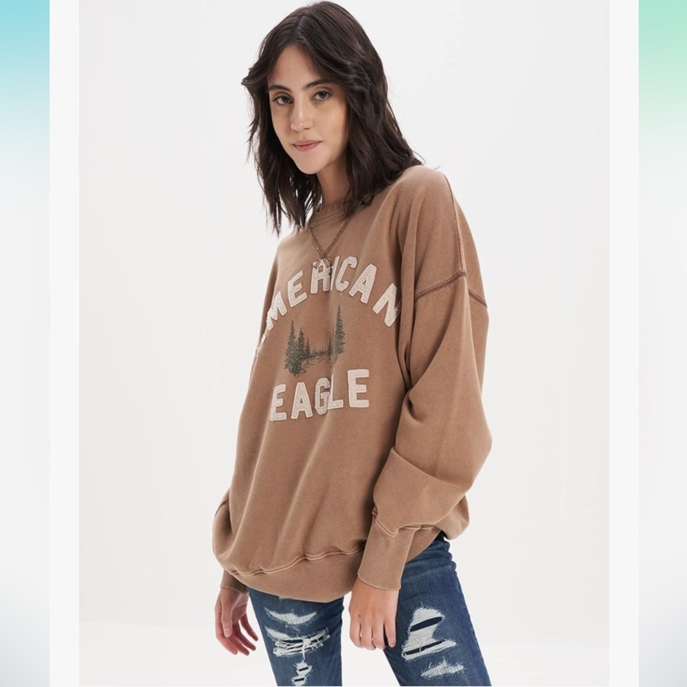 American Eagle Oversized Graphic Crew Neck Sweatshirt Size Medium